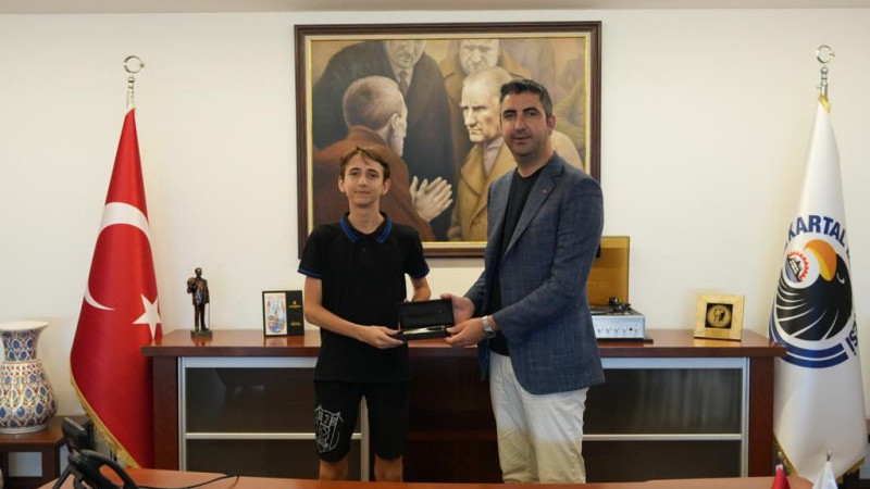 LGS Türkiye Birincisinden Başkan Gökhan Yüksel’e Ziyaret